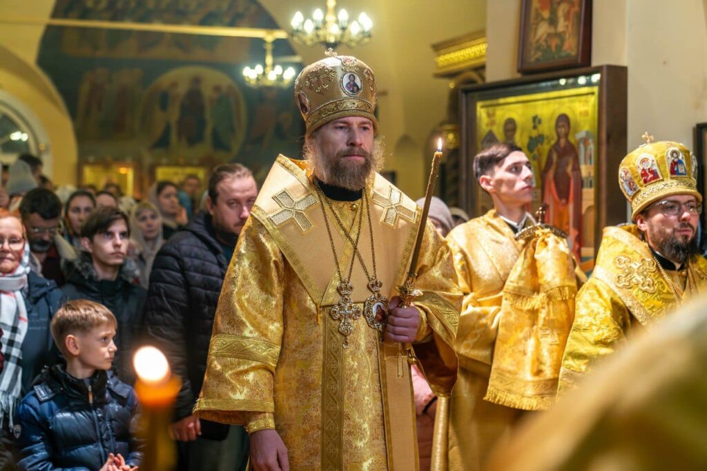 Архиерейское богослужение в Никольском храме г. Воронежа накануне престольного праздника