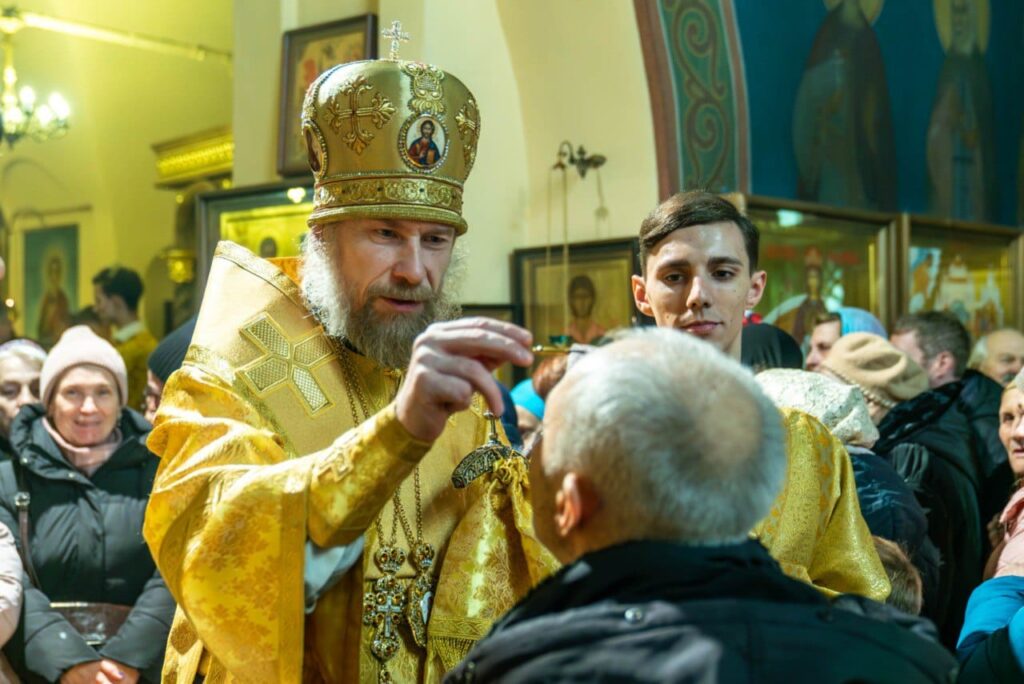 Архиерейское богослужение в Никольском храме г. Воронежа накануне престольного праздника