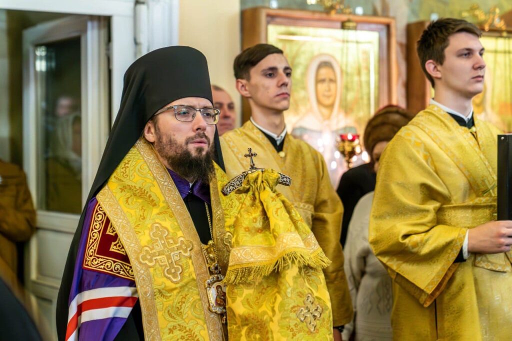 Архиерейское богослужение в Никольском храме г. Воронежа накануне престольного праздника