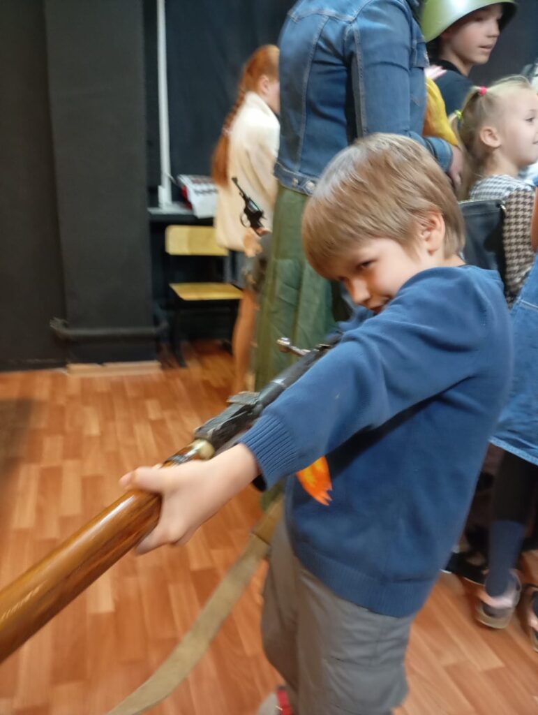 Встреча юных прихожан с казачьим атаманом